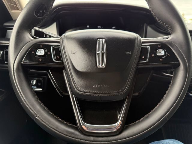 Used 2023 Lincoln Aviator AWD w/ Premium Package image 14