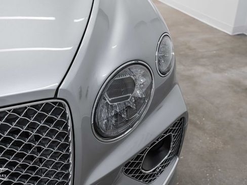 Used 2023 Bentley Bentayga AWD/4WD image 13