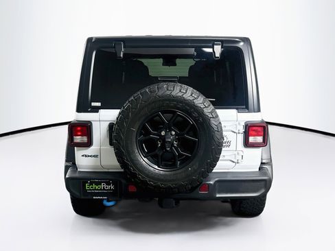 Used 2024 Jeep Wrangler Unlimited AWD/4WD image 7