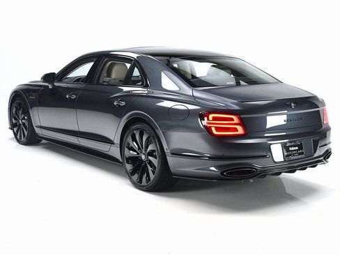 New 2026 Bentley Flying Spur Plug-In Hybrid image 4