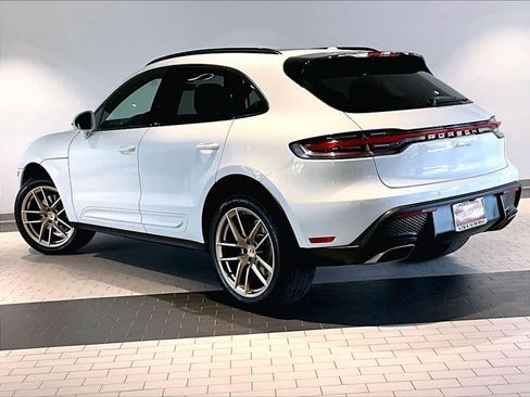 Used 2026 Porsche Macan AWD/4WD image 3