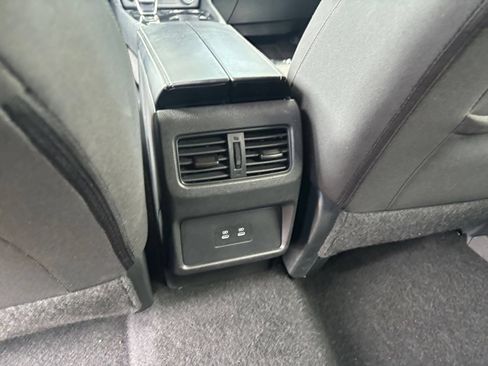 Used 2025 Nissan Rogue SV FWD image 24