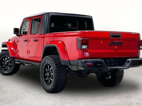 Used 2020 Jeep Gladiator Sport image 15