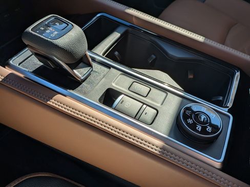 New 2025 Nissan Pathfinder Platinum w/ Cargo Package image 10