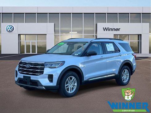 Used 2025 Ford Explorer Active image 1