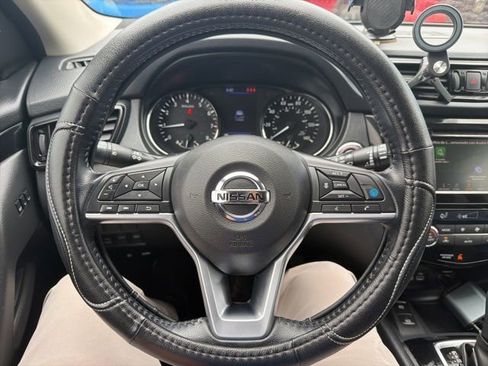Used 2021 Nissan Rogue Sport SL w/ Premium Package image 11