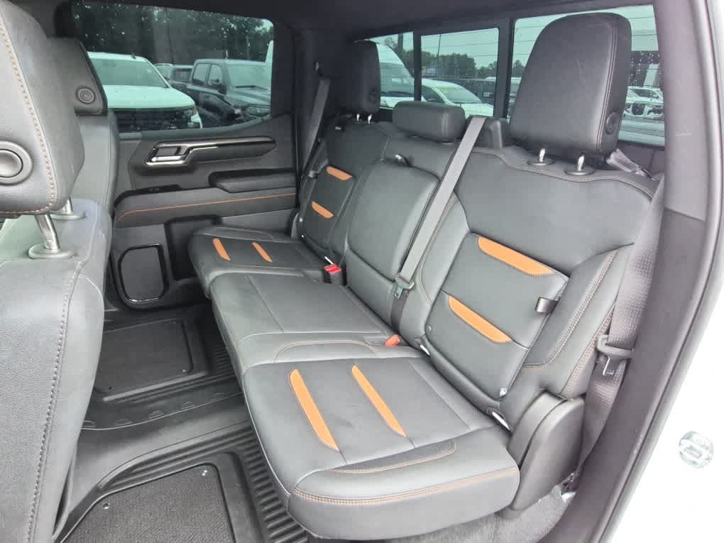 Used 2023 GMC Sierra 1500 AT4 w/ Technology Package AWD/4WD image 10