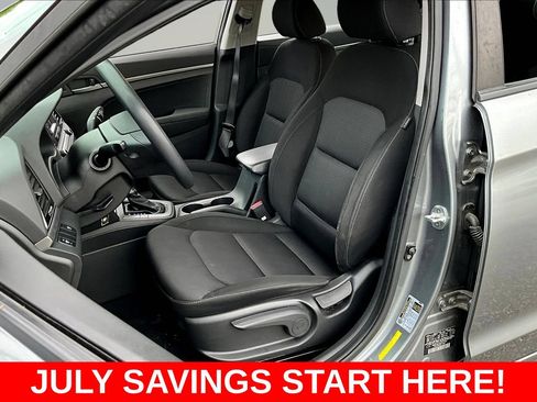 Used 2018 Hyundai Elantra SE FWD image 22