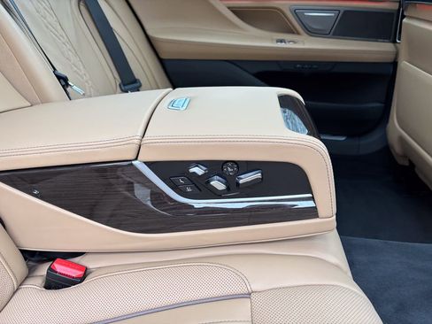 Certified 2022 BMW 750i xDrive w/ Executive Package AWD/4WD image 46