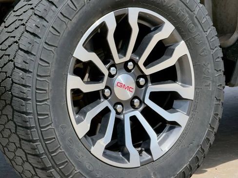 Used 2020 GMC Sierra 1500 AT4 w/ Off-Road Performance Package AWD/4WD image 8