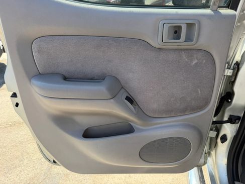 Used 2003 Toyota Tacoma PreRunner RWD image 12