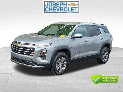 Certified 2025 Chevrolet Equinox LT FWD image 2