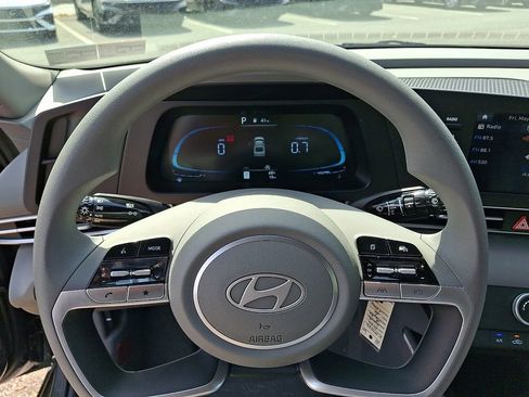 New 2026 Hyundai Elantra SE FWD image 13