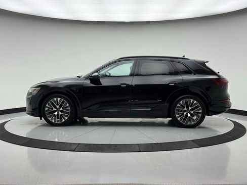 Used 2024 Audi Q8 e-tron Prestige w/ Prestige Package image 6