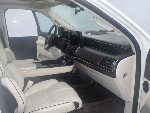 Certified 2022 Lincoln Navigator Black Label image 16