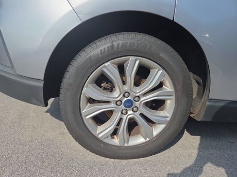 Used 2020 Ford Edge Titanium FWD image 3