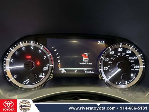 Used 2023 Toyota Highlander XLE AWD/4WD image 18