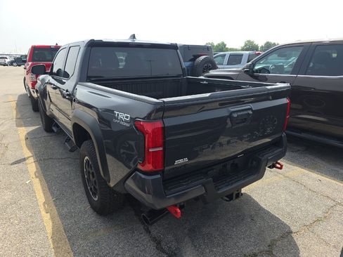 Used 2025 Toyota Tacoma TRD Off-Road AWD/4WD image 6