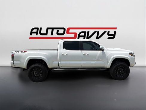 Used 2022 Toyota Tacoma TRD Sport w/ Technology Package AWD/4WD image 4