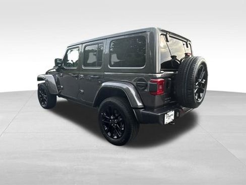 Used 2025 Jeep Wrangler Unlimited Sahara w/ Safety Group AWD/4WD image 6