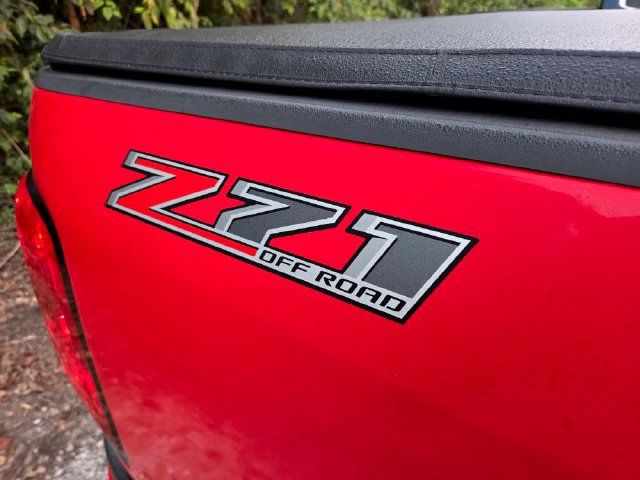 Used 2015 Chevrolet Colorado Z71 AWD/4WD image 5