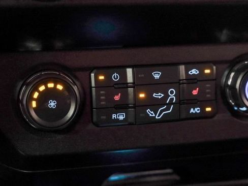 Used 2021 Ford F250 XLT w/ XLT Premium Package AWD/4WD image 28