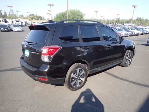 Used 2018 Subaru Forester 2.5i Premium AWD/4WD image 5
