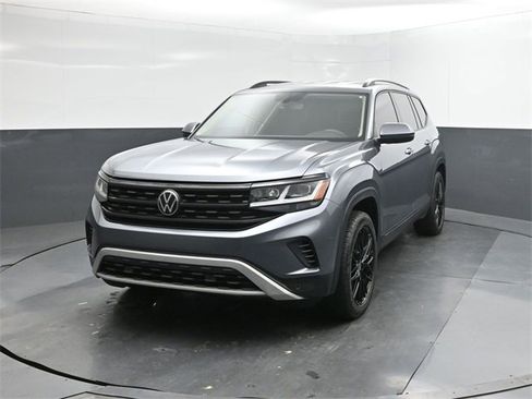 Used 2023 Volkswagen Atlas SE image 30