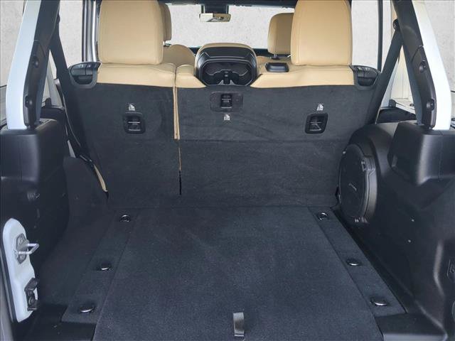 Used 2019 Jeep Wrangler Unlimited Sahara AWD/4WD image 6