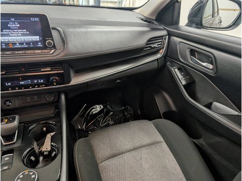 Used 2025 Nissan Rogue SV AWD/4WD image 12