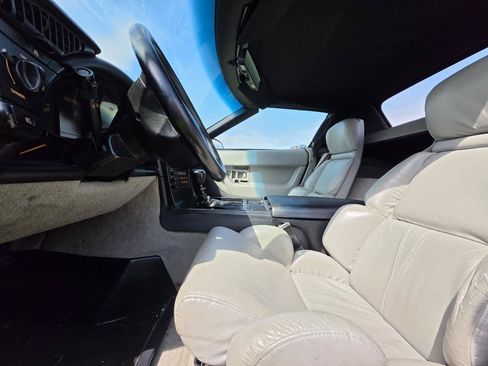 Used 1992 Chevrolet Corvette Convertible RWD image 9