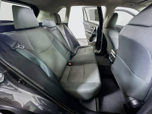 Used 2021 Toyota RAV4 XLE FWD image 11