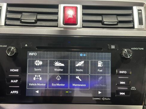 Used 2016 Subaru Outback 3.6R Limited image 17