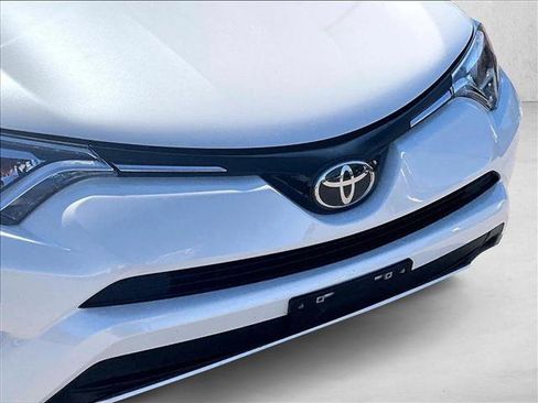 Used 2018 Toyota RAV4 Limited image 28