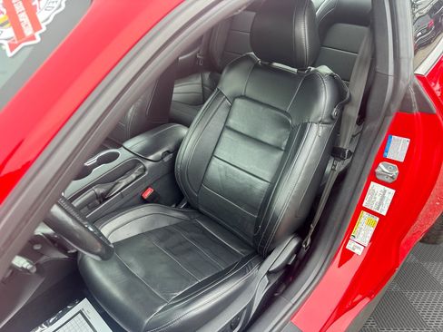 Used 2022 Ford Mustang GT Premium w/ GT Performance Package RWD image 13
