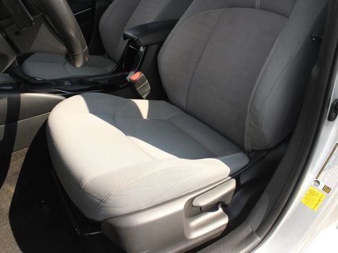 Used 2020 Toyota Corolla SE FWD image 15