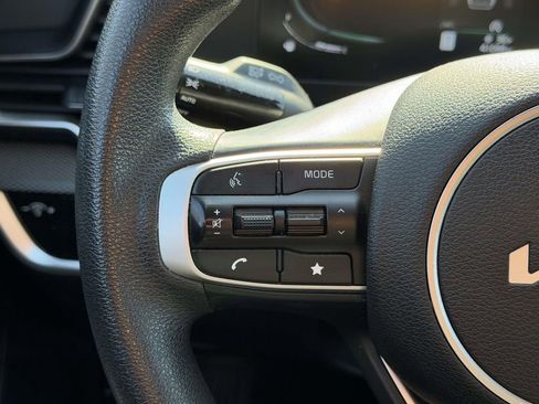 Used 2024 Kia Sportage LX image 8