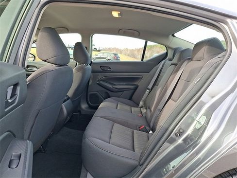 Used 2024 Nissan Altima 2.5 SV image 10