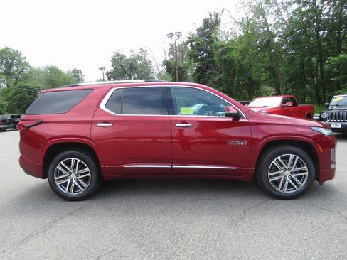 Used 2022 Chevrolet Traverse High Country image 5