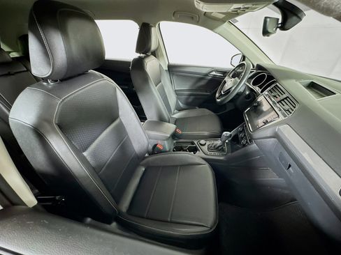 Used 2021 Volkswagen Tiguan SE AWD/4WD image 27