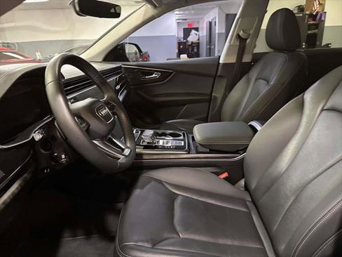 Used 2023 Audi Q8 Premium w/ Convenience Package AWD/4WD image 15