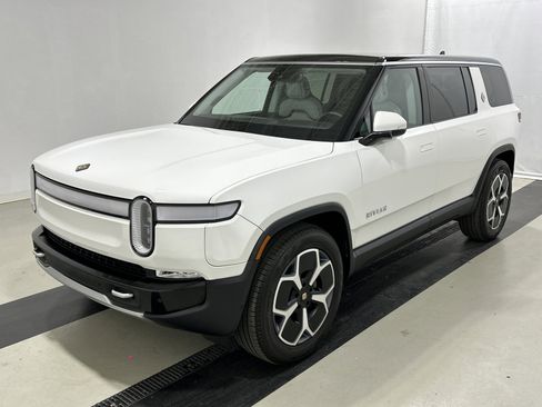 Used 2024 Rivian R1S Adventure AWD/4WD image 1