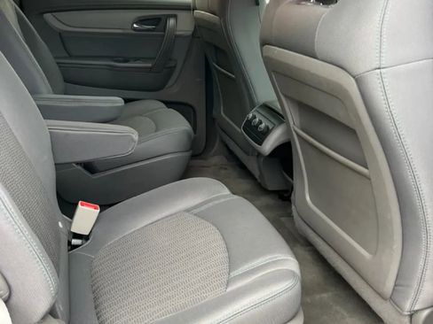Used 2017 Chevrolet Traverse LT w/ Style and Technology Package FWD image 13