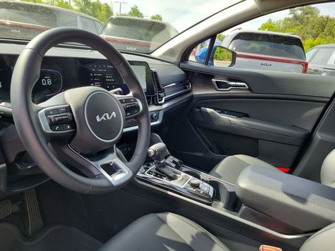Certified 2025 Kia Sportage EX w/ Premium Package image 12