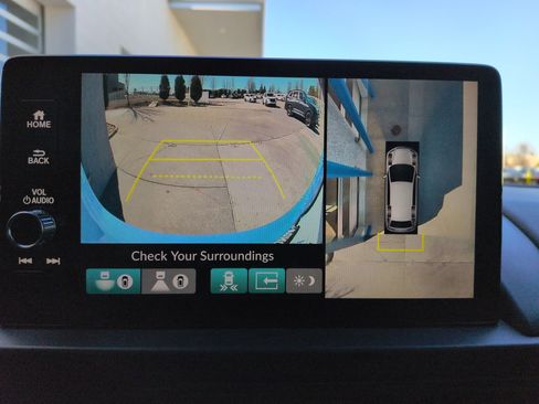 Certified 2025 Honda Pilot TrailSport image 19