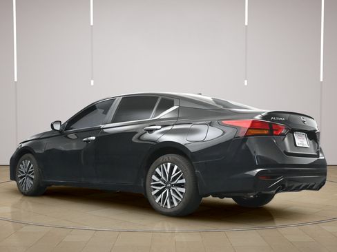 Certified 2025 Nissan Altima 2.5 SR FWD image 27