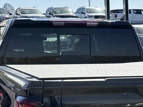 Used 2025 GMC Sierra 1500 AT4 w/ AT4 Premium Package image 9