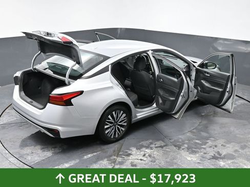 Used 2024 Nissan Altima 2.5 SV FWD image 59