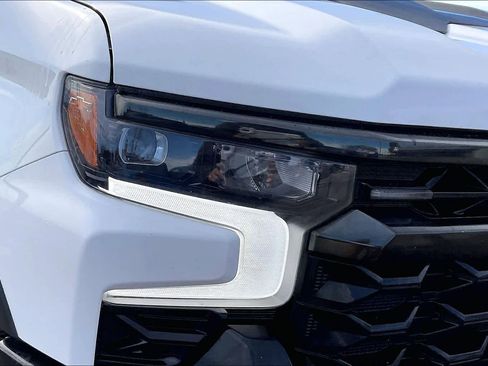 Used 2022 Chevrolet Silverado 1500 ZR2 w/ Technology Package image 28