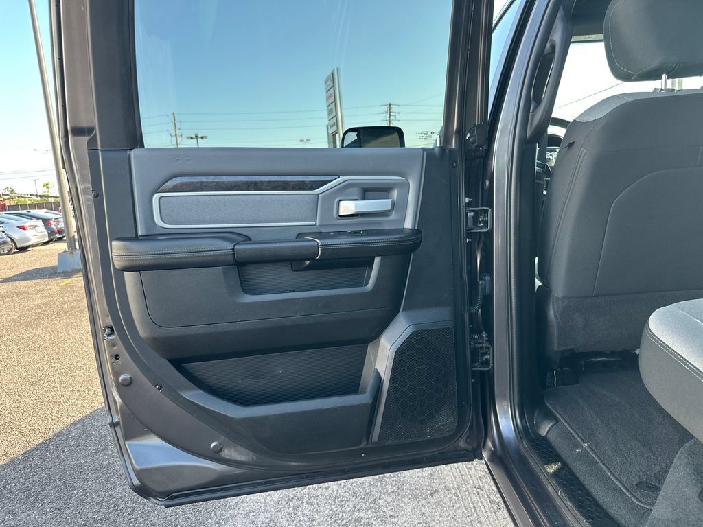 Used 2022 RAM 2500 Big Horn AWD/4WD image 12